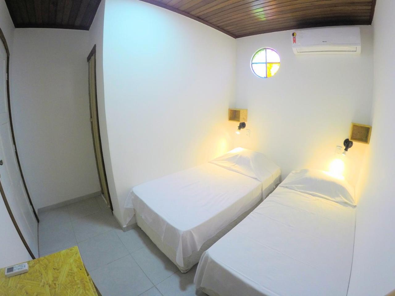 Hostel Da Milla Presidente Figueiredo Eksteriør bilde