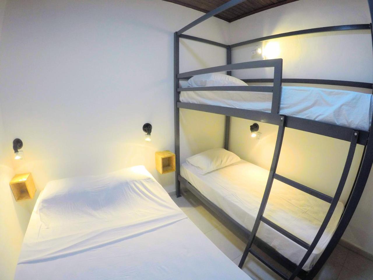 Hostel Da Milla Presidente Figueiredo Eksteriør bilde