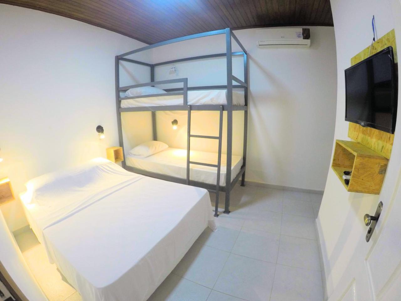 Hostel Da Milla Presidente Figueiredo Eksteriør bilde