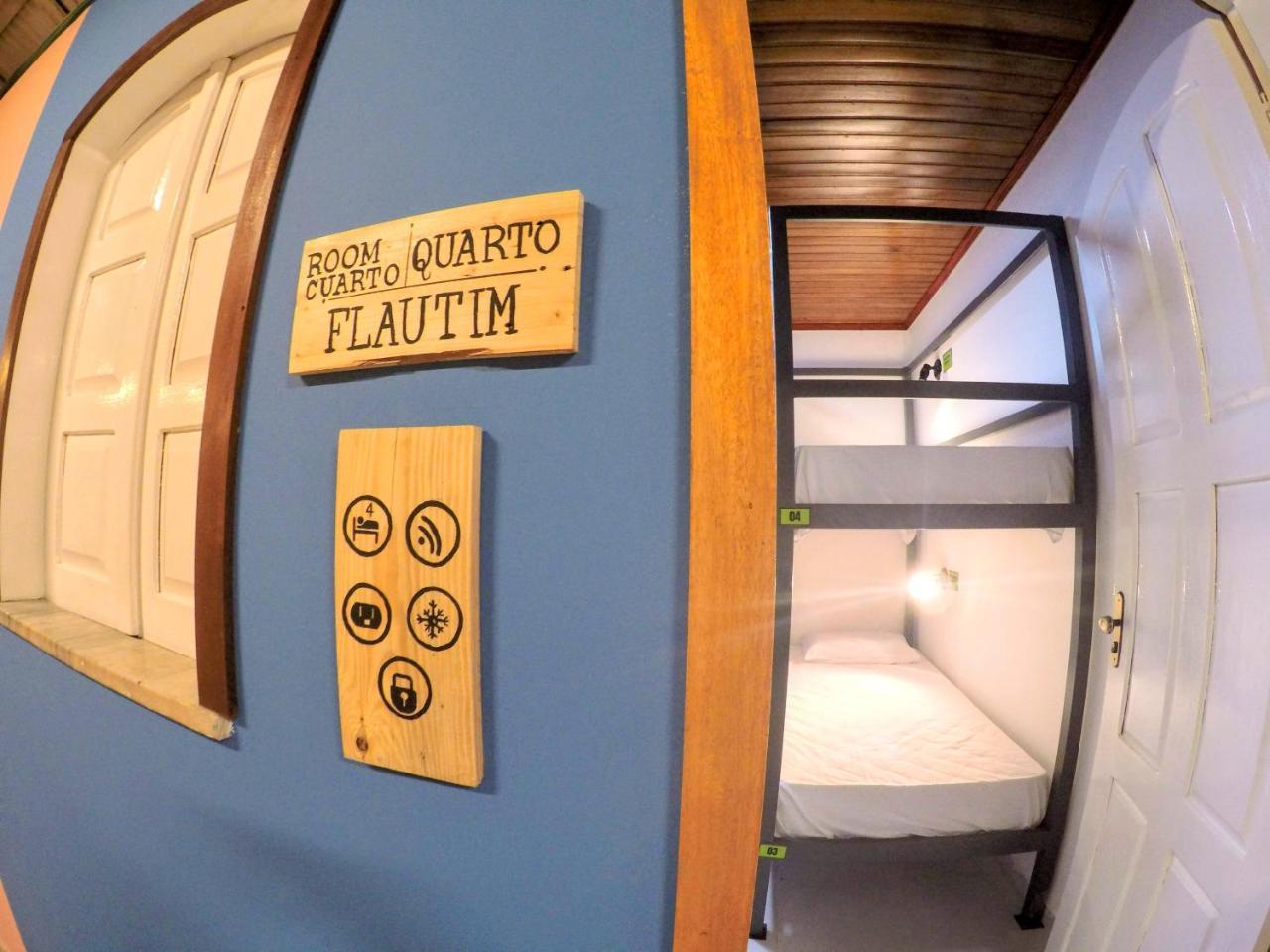 Hostel Da Milla Presidente Figueiredo Eksteriør bilde